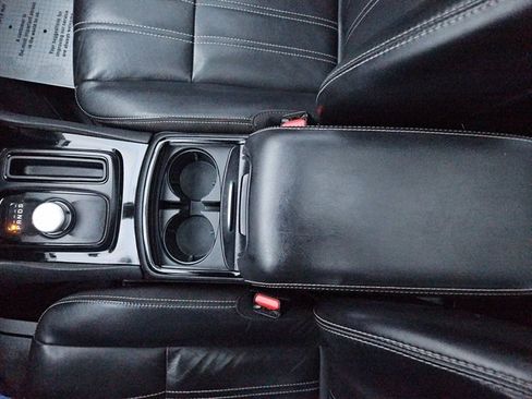 Used 2018 Chrysler 300 S image 21