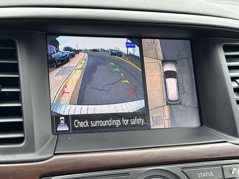 Used 2018 Nissan Pathfinder Platinum image 33