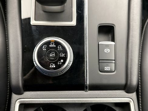 Used 2024 Mitsubishi Outlander SE AWD/4WD image 26