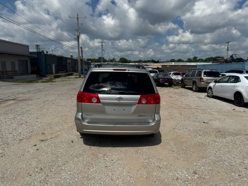 Used 2006 Toyota Sienna FWD image 6