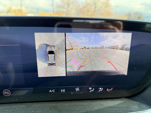 Used 2025 Buick Envision Preferred image 12