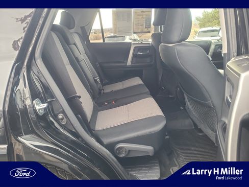 Used 2016 Toyota 4Runner SR5 image 18