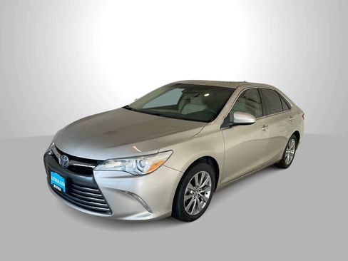 Used 2016 Toyota Camry XLE w/ Moonroof Package FWD image 1