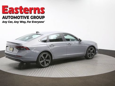 Used 2025 Honda Accord Sport image 39
