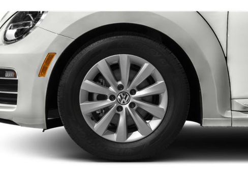 Used 2019 Volkswagen Beetle 2.0T FWD image 11