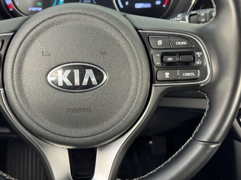 Used 2020 Kia Niro EX image 20