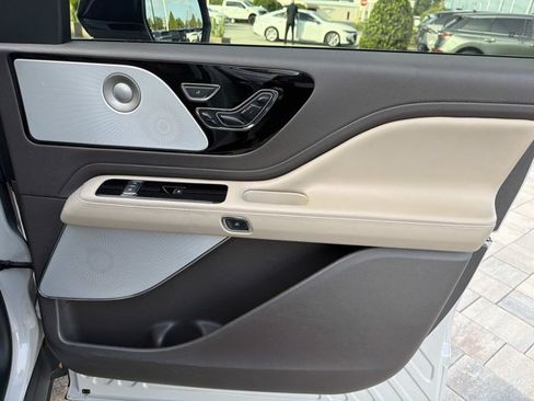 Used 2023 Lincoln Aviator Reserve w/ Equipment Group 201A RWD image 19