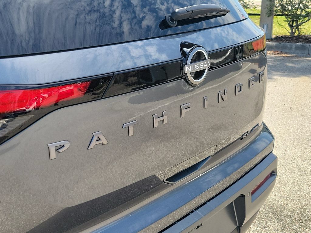 Certified 2026 Nissan Pathfinder SL AWD/4WD image 6