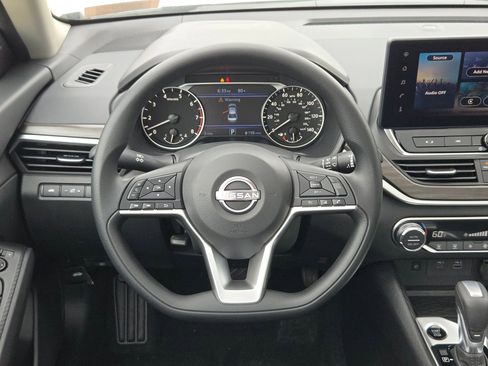 New 2026 Nissan Altima 2.5 SV FWD image 17