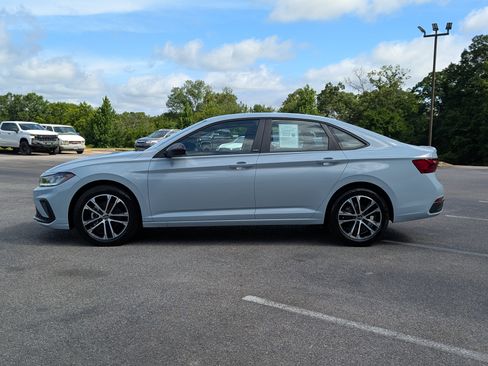 Used 2025 Volkswagen Jetta Sport FWD image 7