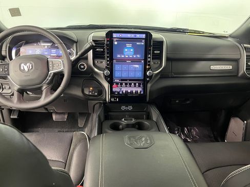 Used 2025 RAM 2500 Laramie AWD/4WD image 18