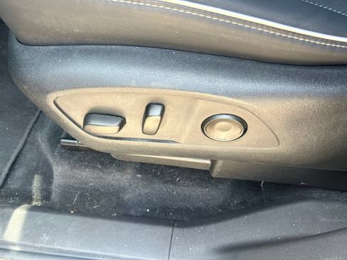 Used 2025 Buick Enclave Preferred FWD image 13