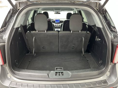 Used 2022 Ford Explorer XLT AWD/4WD image 28