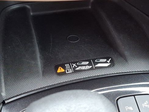 Used 2023 Chevrolet Equinox Premier image 25