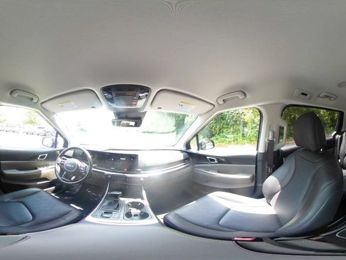 Used 2026 Kia Carnival FWD image 39