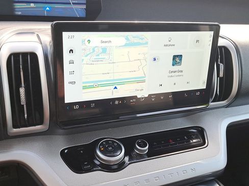 Certified 2025 Ford Expedition Active image 29