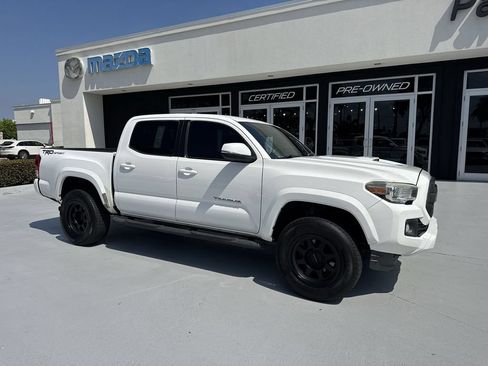 Used 2016 Toyota Tacoma TRD Sport w/ Towing Package RWD image 6