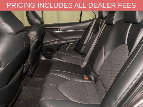 Used 2022 Toyota Camry XSE FWD image 7