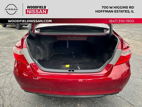 Used 2015 Toyota Camry SE w/ Moonroof Package FWD image 17