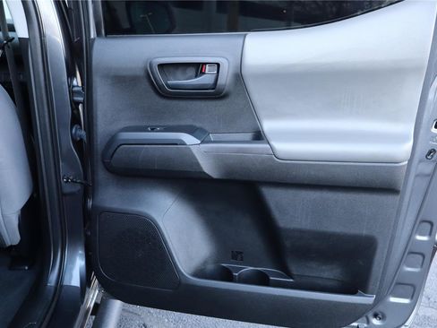 Used 2021 Toyota Tacoma SR AWD/4WD image 28