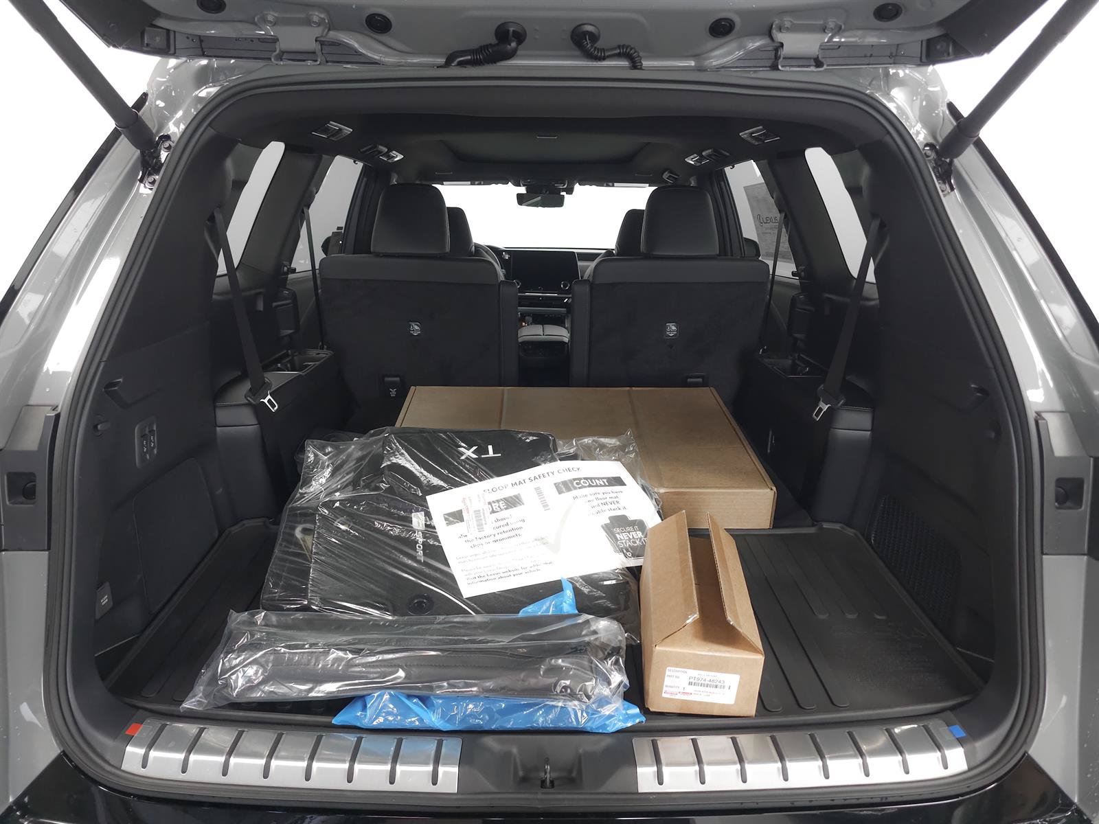 New 2026 Lexus TX 500h AWD w/ Technology Package image 12