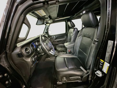 Used 2022 Jeep Wrangler Unlimited Sahara w/ Cold Weather Group AWD/4WD image 13