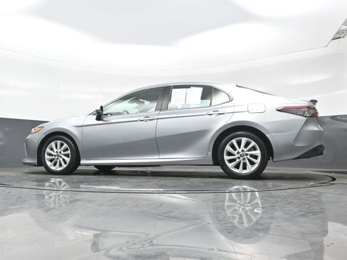 Used 2023 Toyota Camry LE image 27