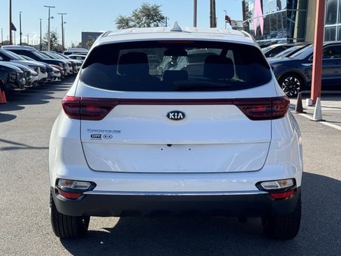 Certified 2022 Kia Sportage LX image 3