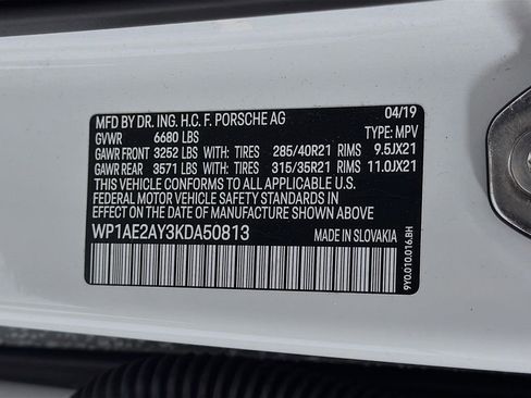 Certified 2019 Porsche Cayenne E-Hybrid AWD/4WD image 37