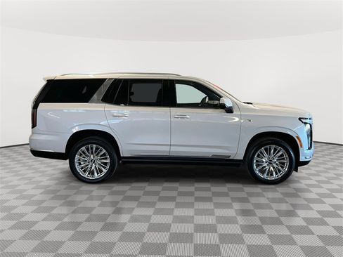 Certified 2025 Cadillac Escalade Premium Luxury image 4