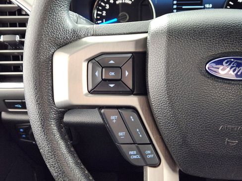 Used 2015 Ford F150 Platinum w/ Equipment Group 701A Luxury AWD/4WD image 18