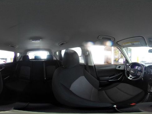 Used 2025 Kia Soul LX w/ LX Technology Package FWD image 42