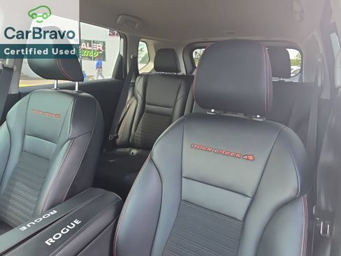 Used 2025 Nissan Rogue SV AWD/4WD image 18