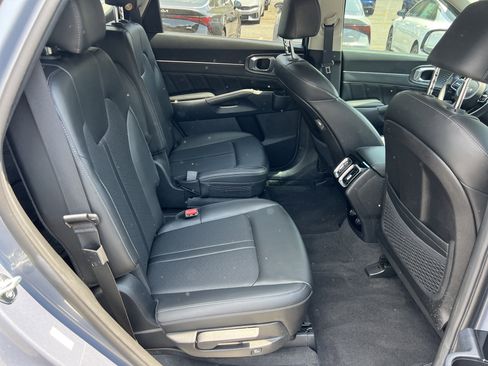 Used 2023 Kia Sorento SX image 15