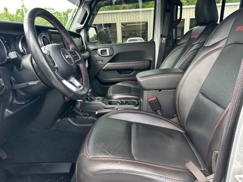 Used 2022 Jeep Gladiator Rubicon w/ Cold Weather Group AWD/4WD image 10