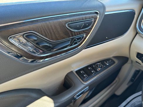 Used 2017 Lincoln Continental Reserve w/ Technology Package image 48