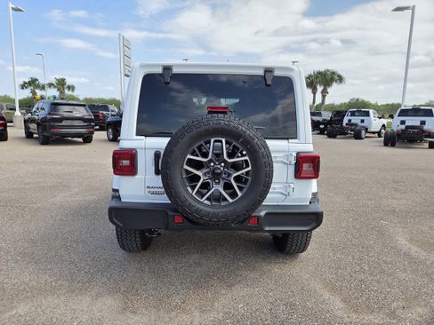 New 2026 Jeep Wrangler Unlimited Sahara AWD/4WD image 6