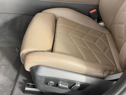 Used 2025 BMW 530i image 13