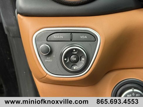 Used 2016 Ferrari California T image 28