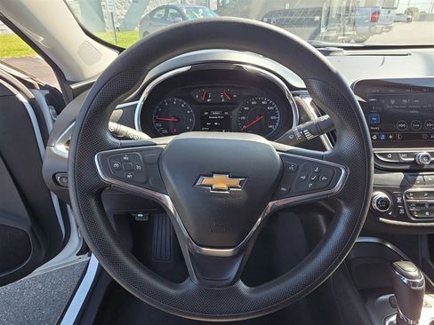 Used 2020 Chevrolet Malibu LT FWD image 11