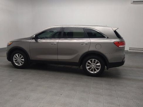 Used 2018 Kia Sorento LX image 3