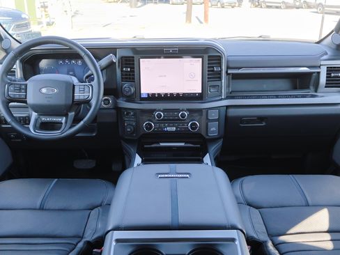 Certified 2025 Ford F450 Platinum image 28