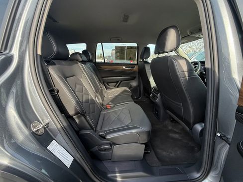 Used 2024 Volkswagen Atlas SE image 14