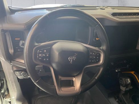 Used 2024 Ford Bronco Badlands image 9