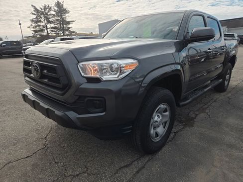 Used 2023 Toyota Tacoma SR image 3