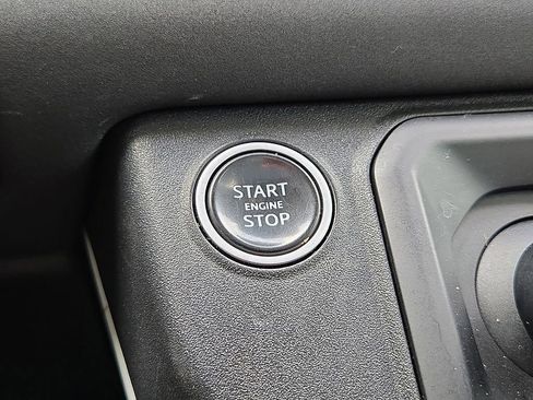 Used 2021 Land Rover Defender 110 SE image 30