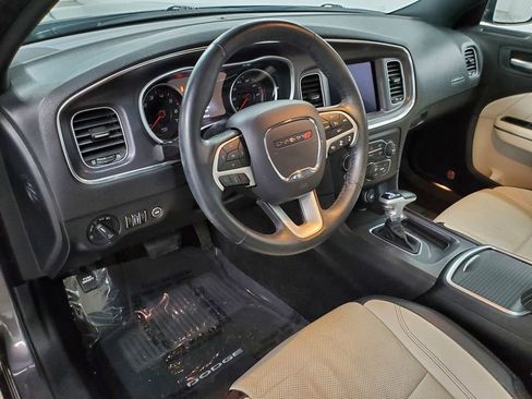 Used 2017 Dodge Charger SXT w/ AWD Premium Group image 10