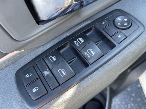 Used 2016 RAM 1500 Outdoorsman image 13