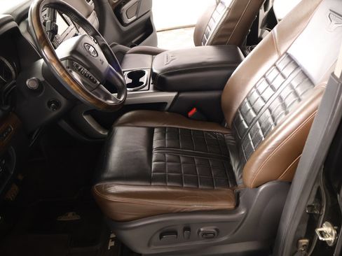 Used 2017 Nissan Titan Platinum Reserve AWD/4WD image 12