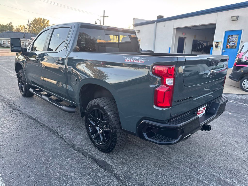 Used 2025 Chevrolet Silverado 1500 LT Trail Boss w/ Convenience Package II AWD/4WD image 6